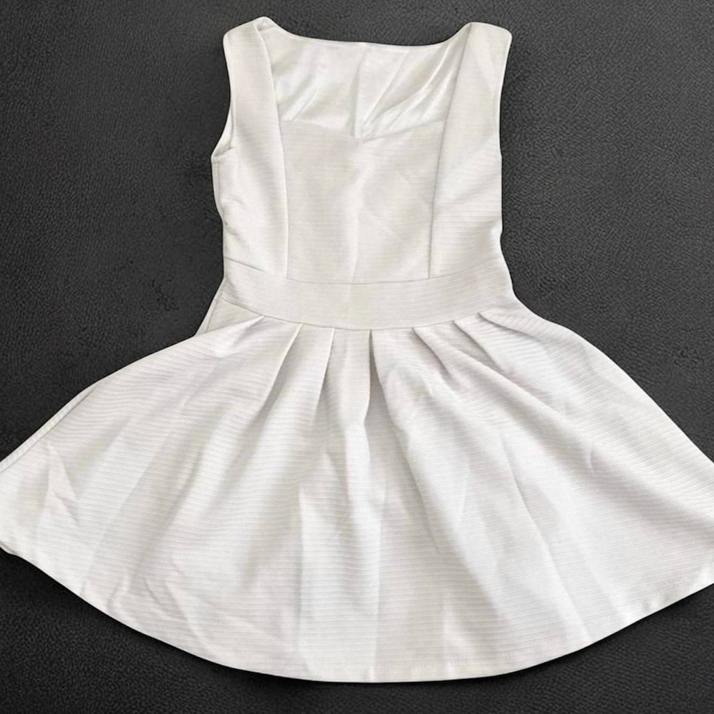 WOMEN’S VINTAGE RIBBED MINI DRESS. - Picture 4 of 6